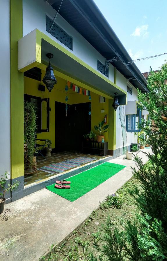 Stargaze Backpackers Hostel Гувахати Экстерьер фото