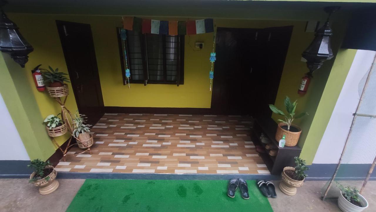 Stargaze Backpackers Hostel Гувахати Экстерьер фото