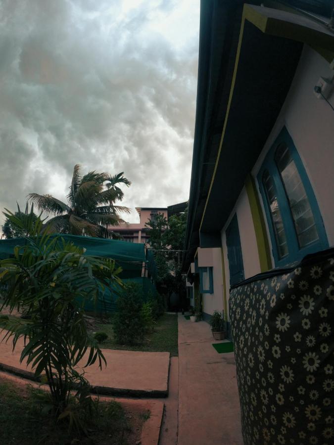 Stargaze Backpackers Hostel Гувахати Экстерьер фото