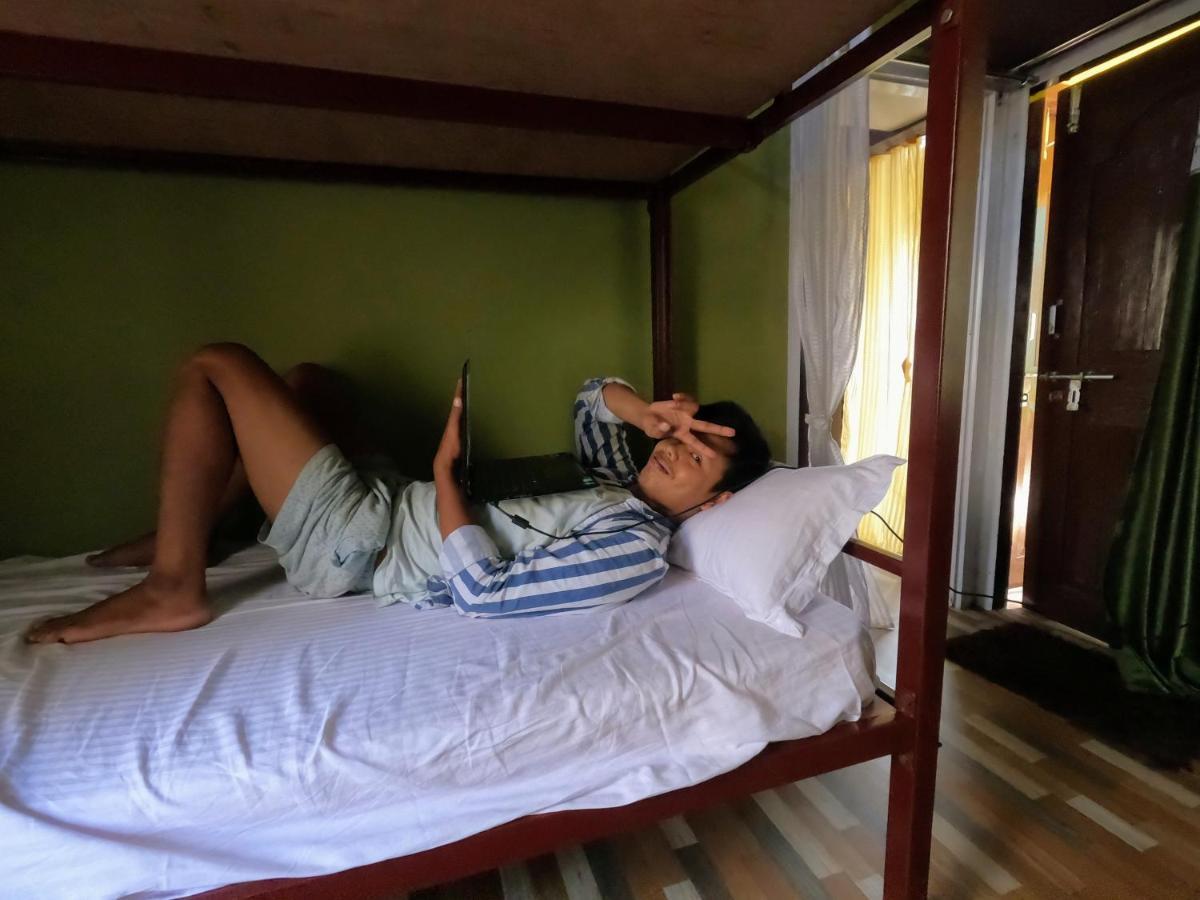 Stargaze Backpackers Hostel Гувахати Экстерьер фото