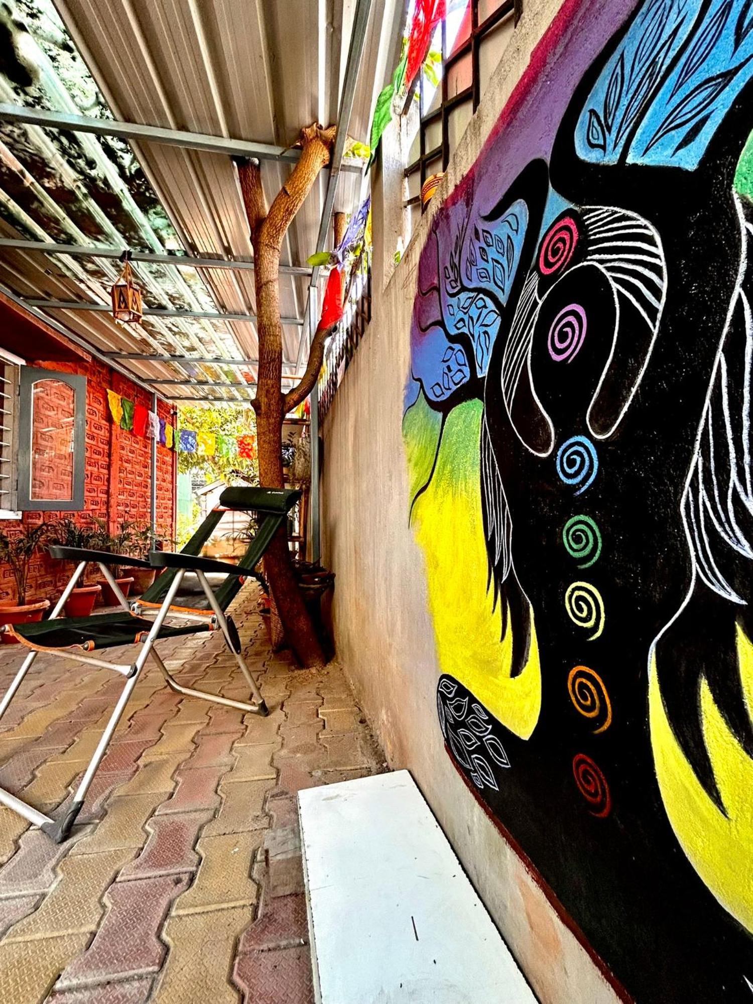 Stargaze Backpackers Hostel Гувахати Экстерьер фото