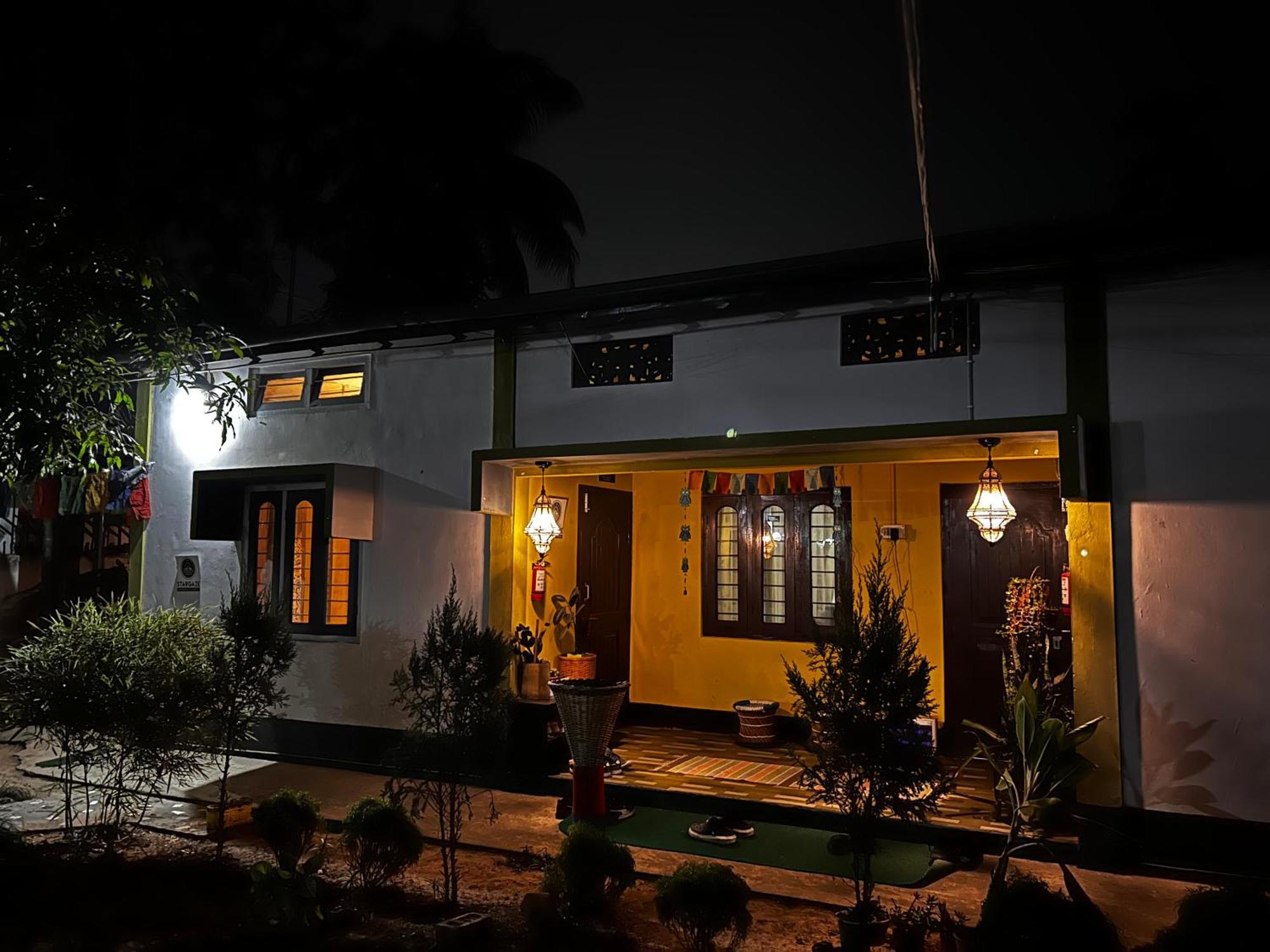 Stargaze Backpackers Hostel Гувахати Экстерьер фото